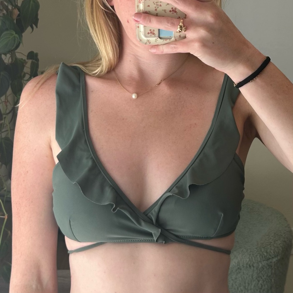 Ruffled V-Neck Bralette – Olive Green